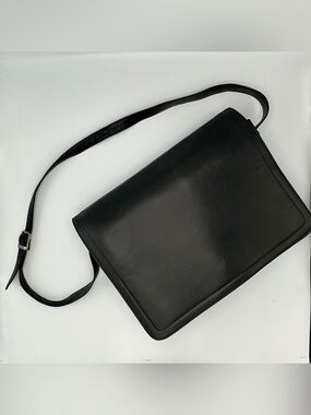 Wilsons Black Leather Crossbody Laptop Messenger Bag